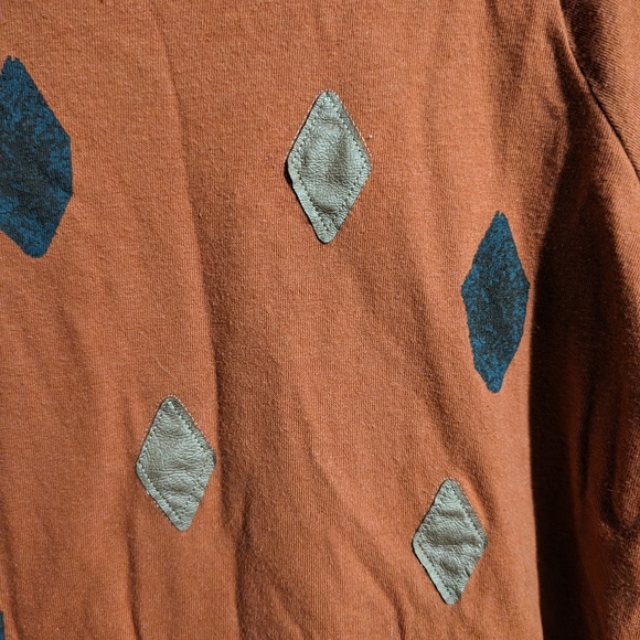 Unique orange shirt with ostritch - Picture 7 of 8